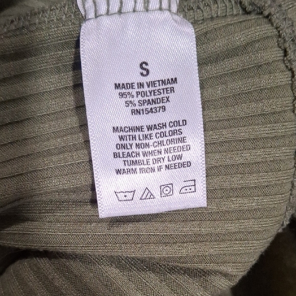 Aeropostale Green Ribbed Sleeveless Crop Top - Picture 4 of 4